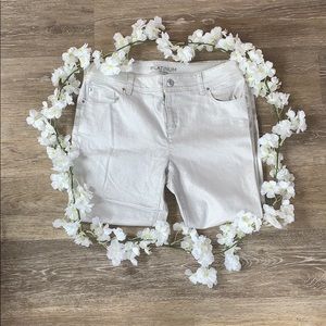 🐚 Chico’s PLATINUM Crop Jeans